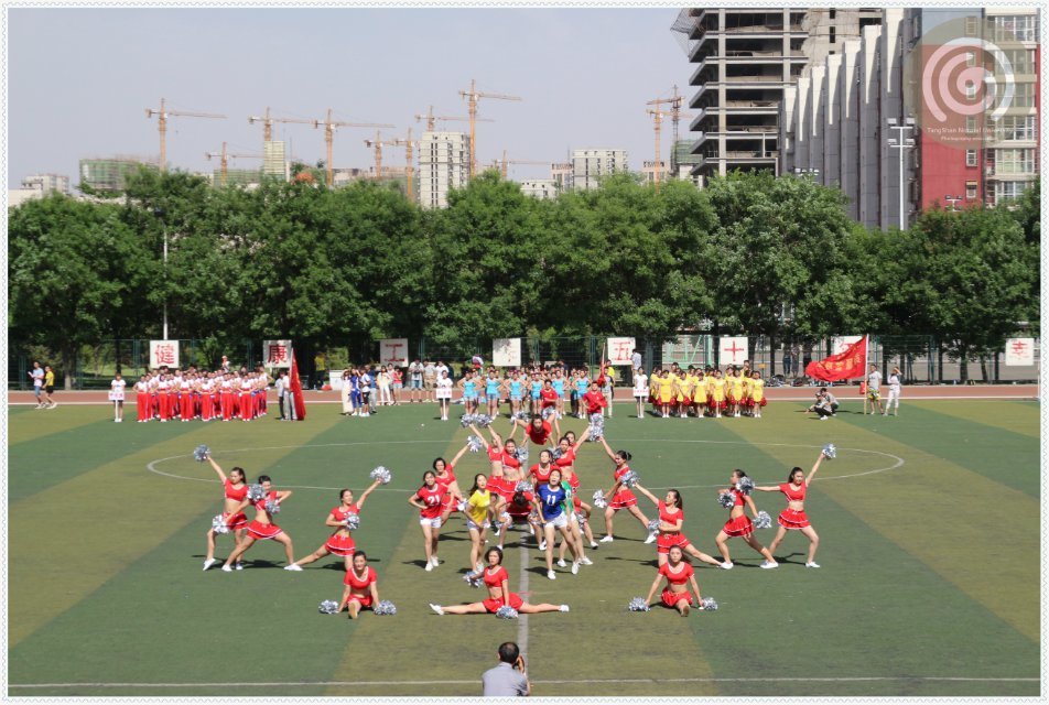德赢官网举办第十届“协力杯”健美操大赛