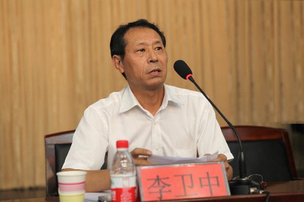 德赢官网召开2013—2014学年度第一学期全体干部会议