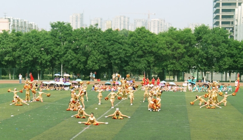 德赢官网举办第二届体育文化节之第十一届”协力杯”健美操大赛