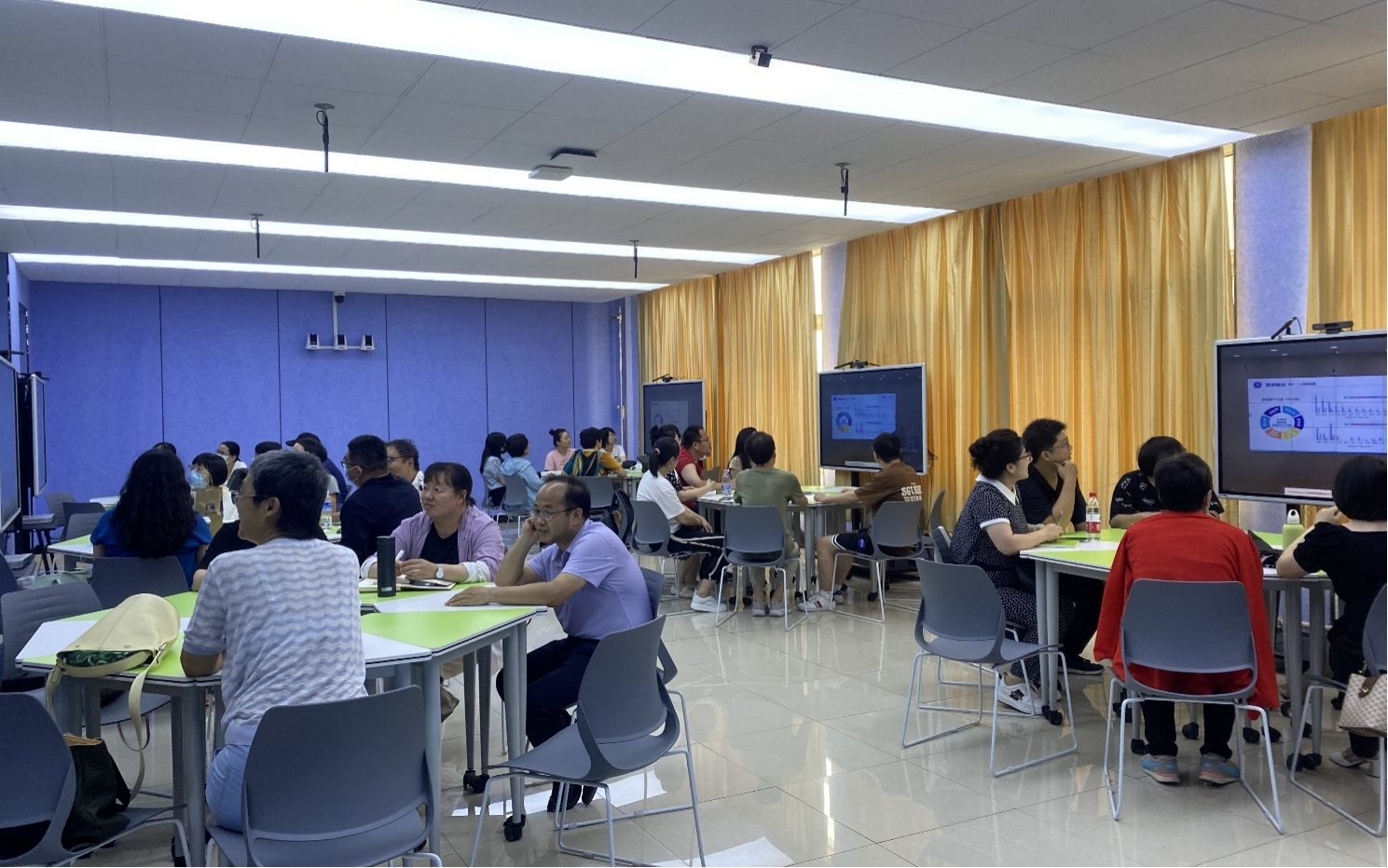 德赢官网教师参加沈阳师范大学组织的教师教学创新大赛培训