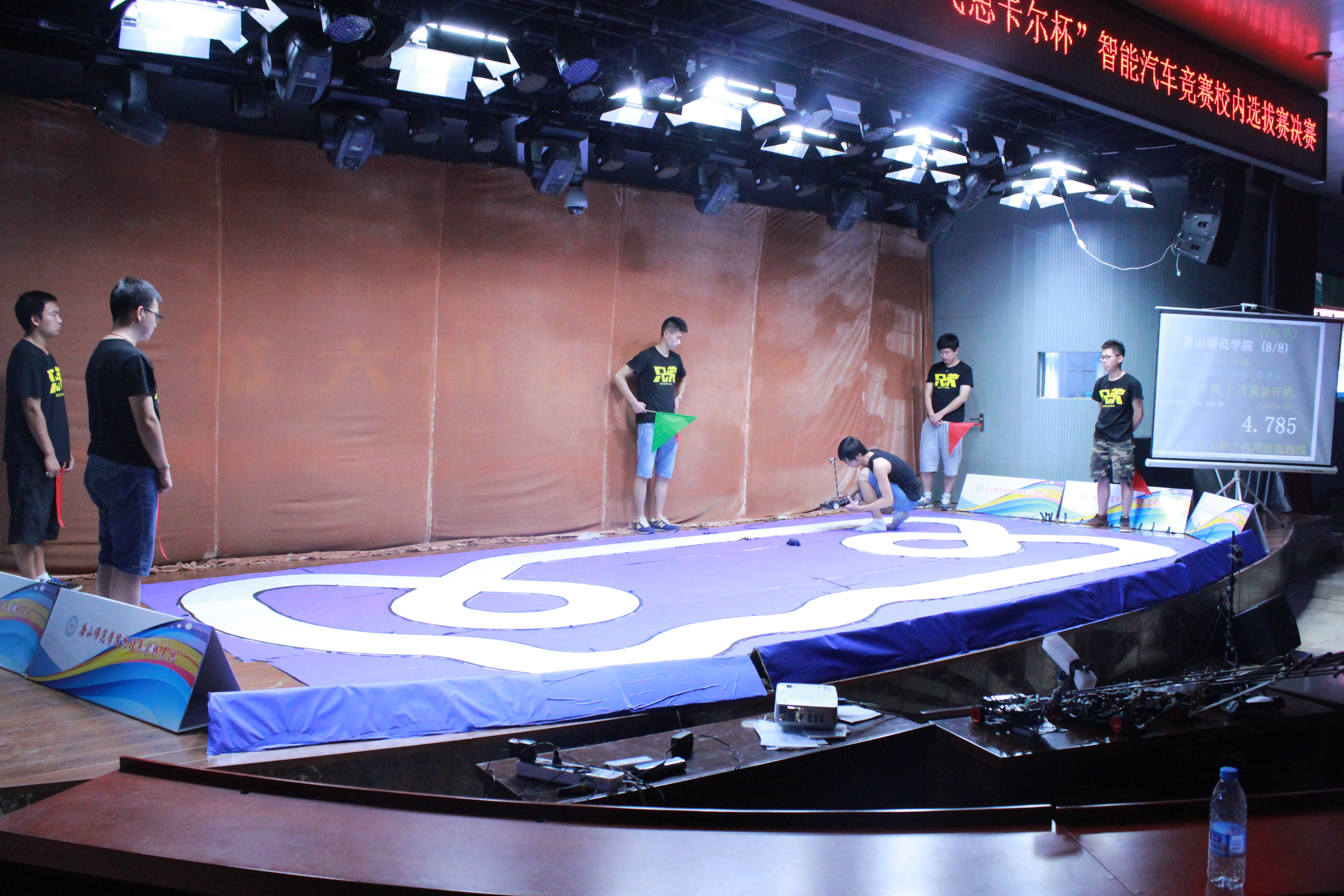 德赢官网成功举办第九届全国大学生智能汽车竞赛校内选拔赛决赛