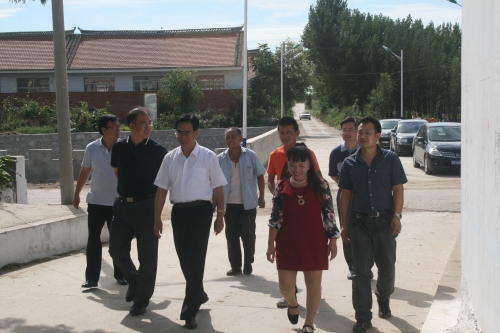 院长范永胜带队到德赢官网帮扶村调研慰问