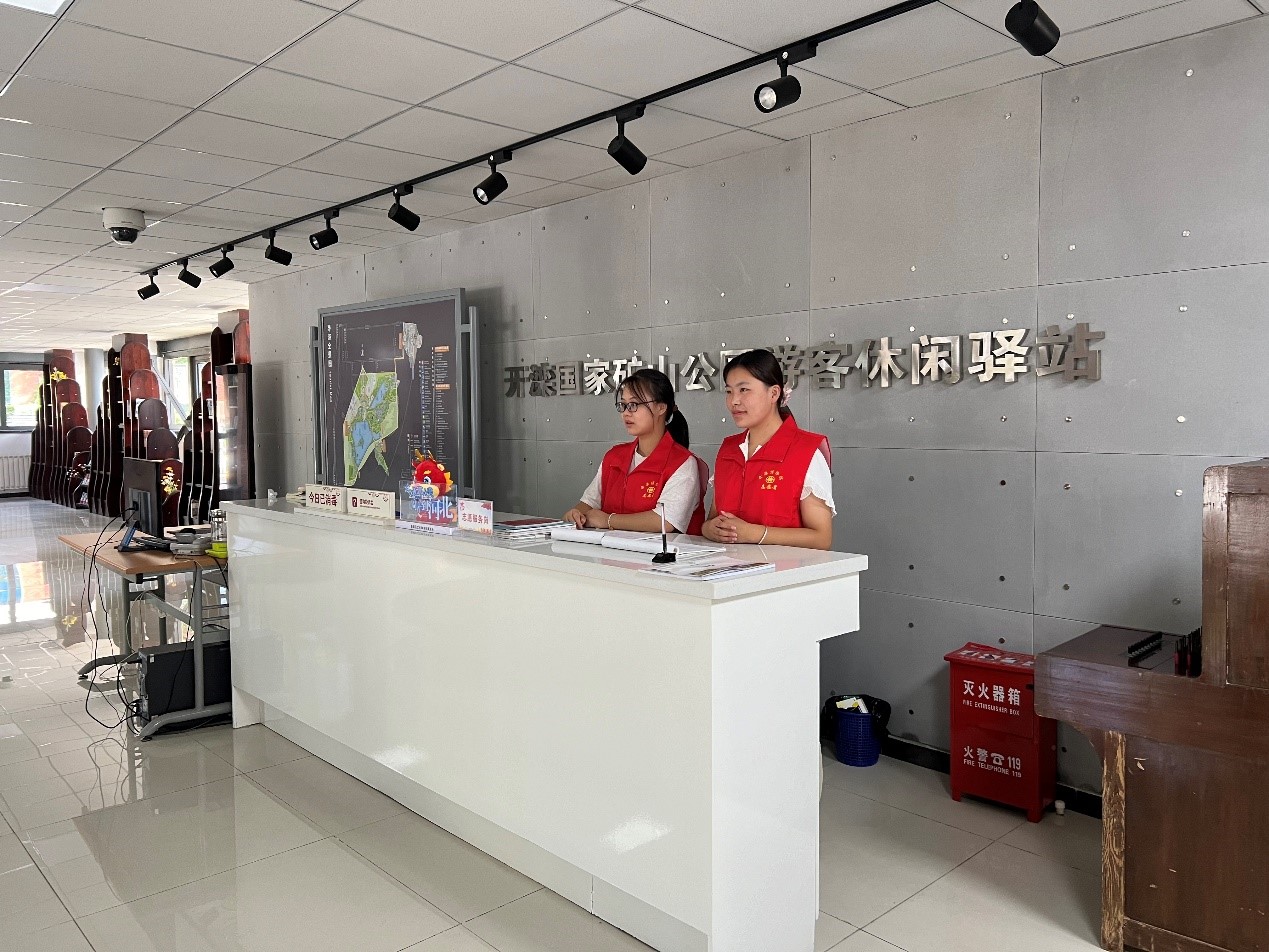 德赢官网旅游管理专业学生中秋假期提供优质旅游志愿服务